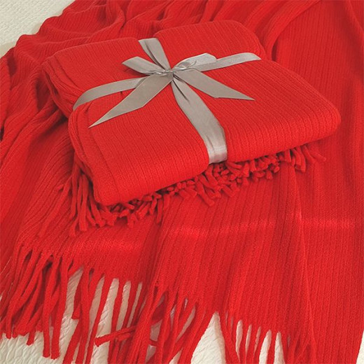 بطانية ثرو باللون الأحمر من نوفا هوم